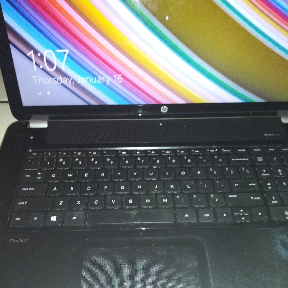 Hp pavillion 17 notebook pc....
Windos 8.1....64 b
